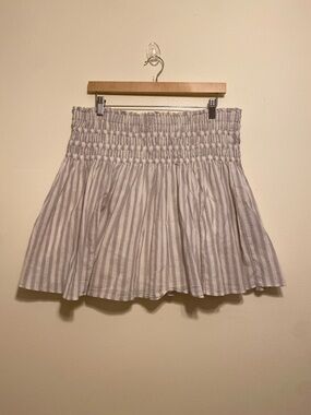 Madewell Light Gray and White Striped Smocked Mini Skirt. Size XL . Style NA223